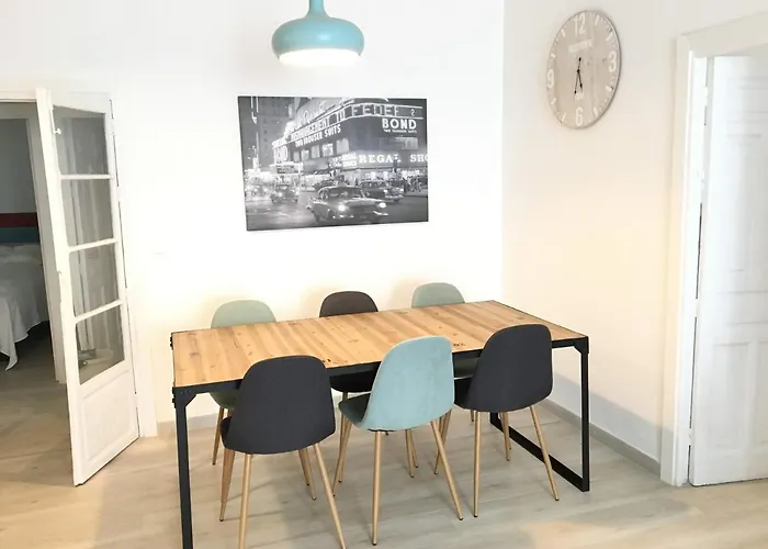 Lejlighed Acogedor 8pax 4bdr 2bth- Cozyhomesevilla2 *