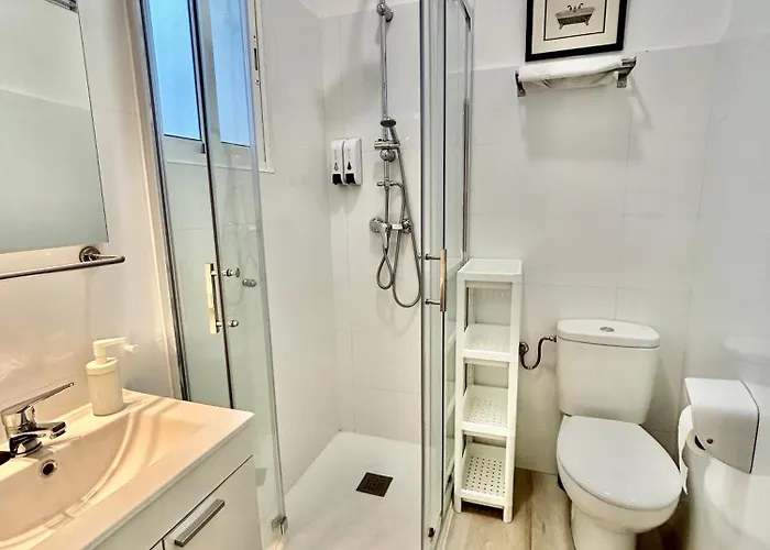Lejlighed Acogedor 8pax 4bdr 2bth- Cozyhomesevilla2 *