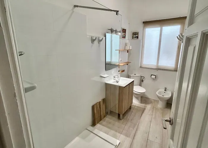 Lejlighed Acogedor 8pax 4bdr 2bth- Cozyhomesevilla2 *