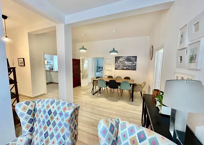 Lejlighed Acogedor 8pax 4bdr 2bth- Cozyhomesevilla2 *