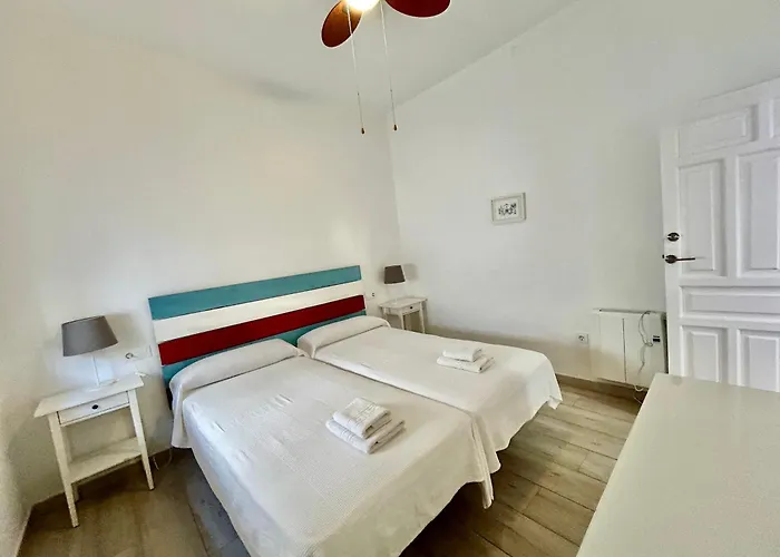 Lejlighed Acogedor 8pax 4bdr 2bth- Cozyhomesevilla2 *